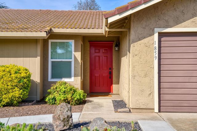 1859 Elmwood Ln, Manteca, CA 95336