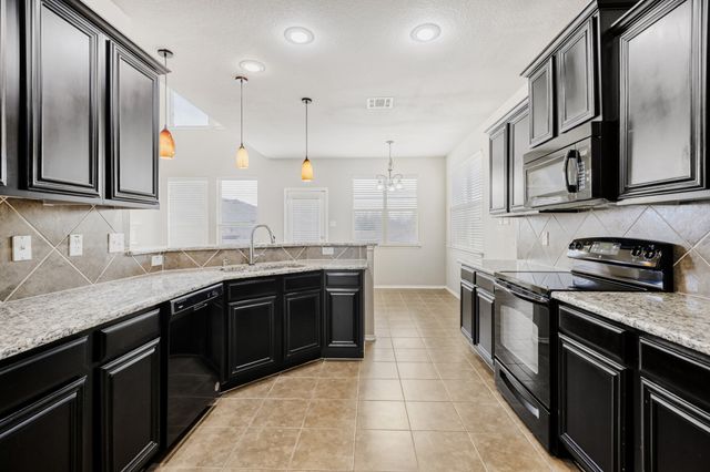 410 Hayes Street, Lavon, TX 75166