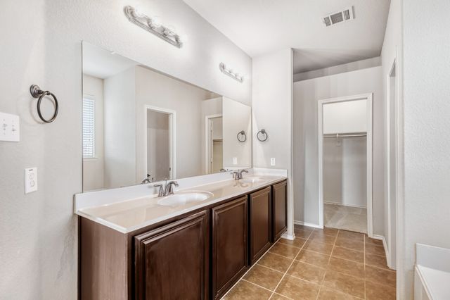 410 Hayes Street, Lavon, TX 75166