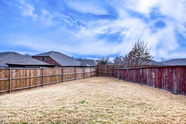 410 Hayes Street, Lavon, TX 75166