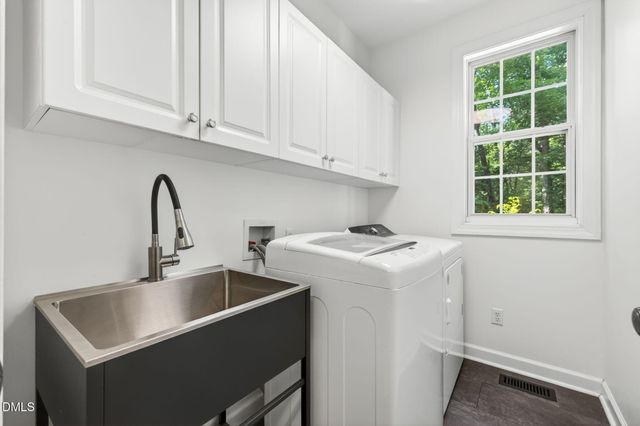 2536 Maxton Crest Drive, Apex, NC 27539
