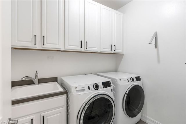 14837 Windward LN, Naples, FL 34114