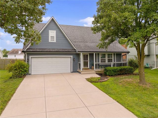 433 W Bluebird Street, Gardner, KS 66030