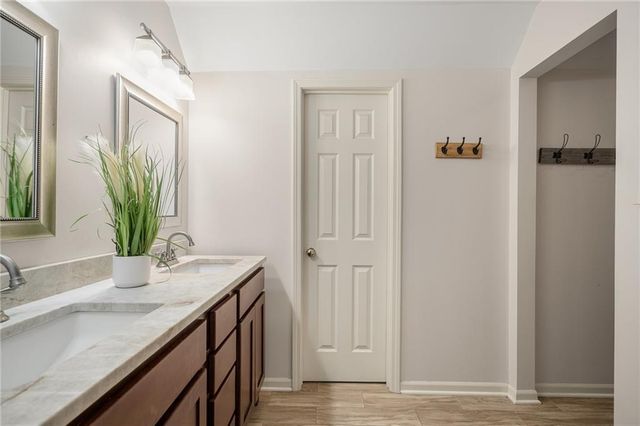 433 W Bluebird Street, Gardner, KS 66030