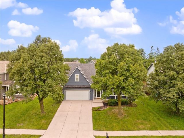433 W Bluebird Street, Gardner, KS 66030