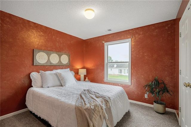 433 W Bluebird Street, Gardner, KS 66030
