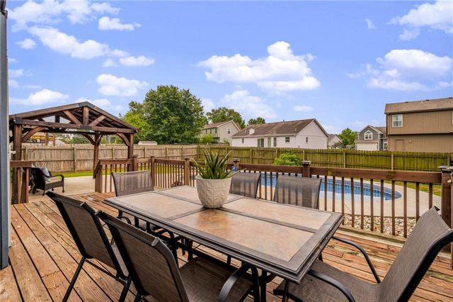 433 W Bluebird Street, Gardner, KS 66030