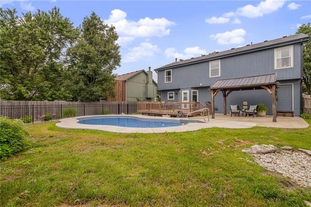 433 W Bluebird Street, Gardner, KS 66030