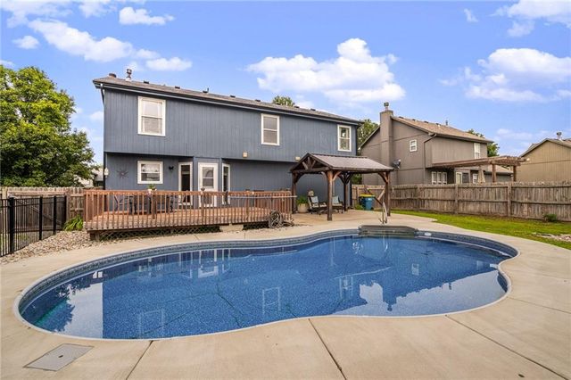 433 W Bluebird Street, Gardner, KS 66030