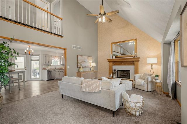 433 W Bluebird Street, Gardner, KS 66030