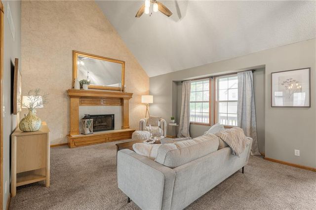 433 W Bluebird Street, Gardner, KS 66030