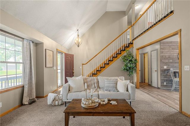 433 W Bluebird Street, Gardner, KS 66030
