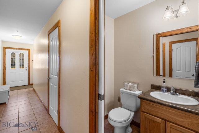 1008 Cruiser Lane C, Belgrade, MT 59714