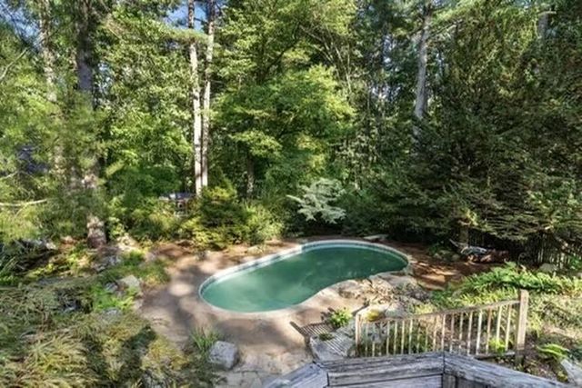 34 Sharon Road, Windham, NH 03087