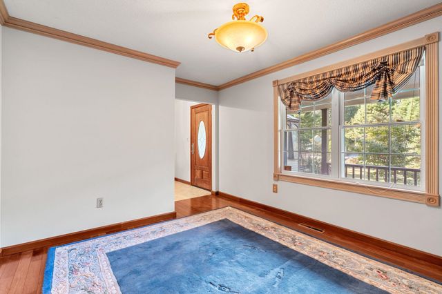 34 Sharon Road, Windham, NH 03087