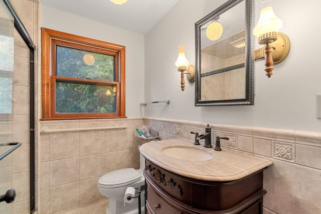 34 Sharon Road, Windham, NH 03087