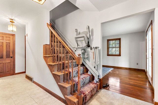 34 Sharon Road, Windham, NH 03087