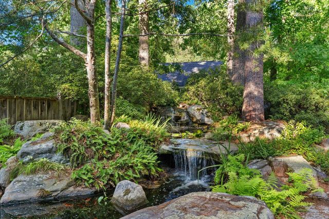 34 Sharon Road, Windham, NH 03087