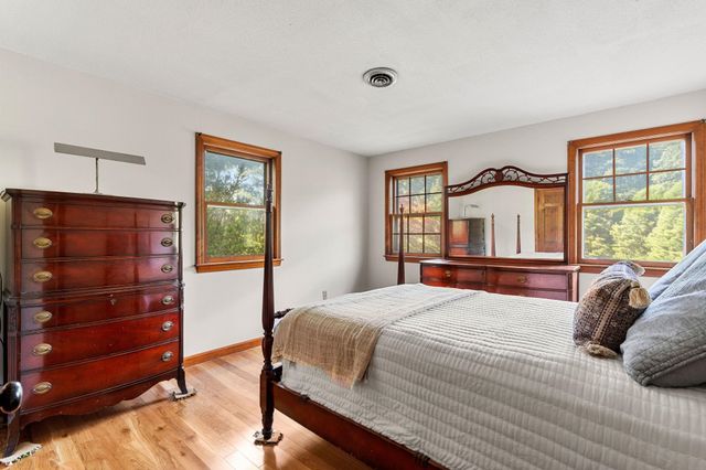 34 Sharon Road, Windham, NH 03087