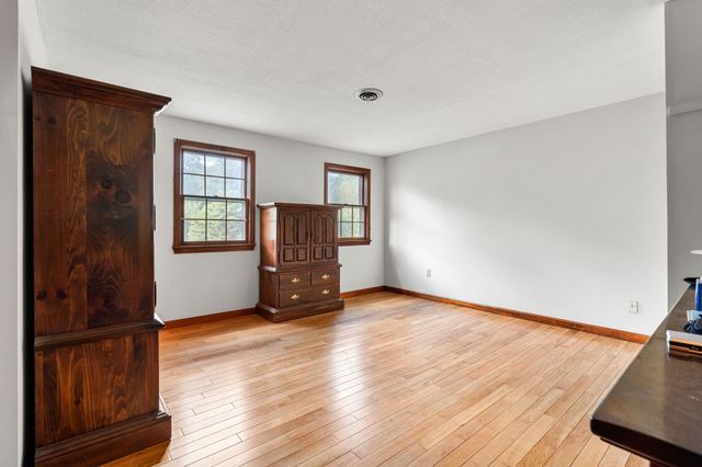 34 Sharon Road, Windham, NH 03087