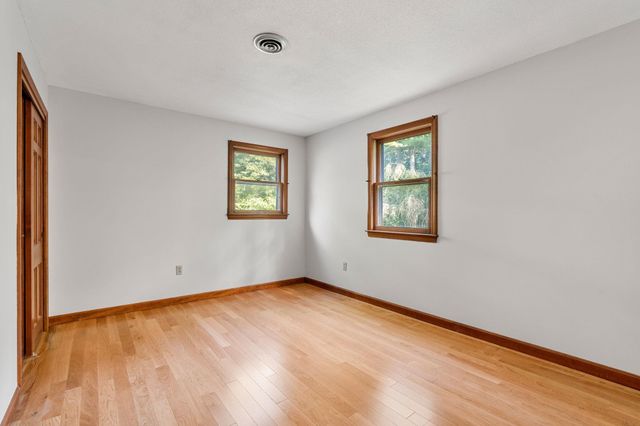 34 Sharon Road, Windham, NH 03087