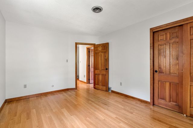 34 Sharon Road, Windham, NH 03087