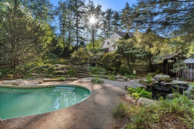 34 Sharon Road, Windham, NH 03087