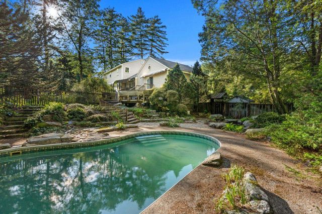 34 Sharon Road, Windham, NH 03087