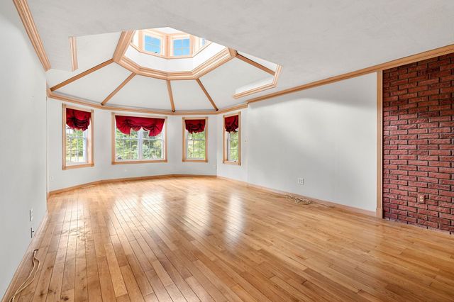 34 Sharon Road, Windham, NH 03087