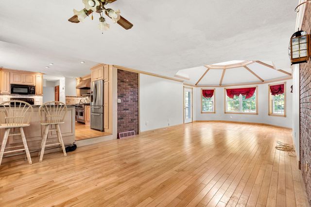 34 Sharon Road, Windham, NH 03087
