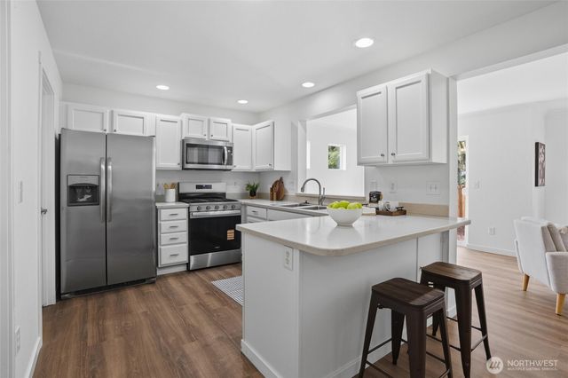 5655 Gateway Lane NW, Bremerton, WA 98311