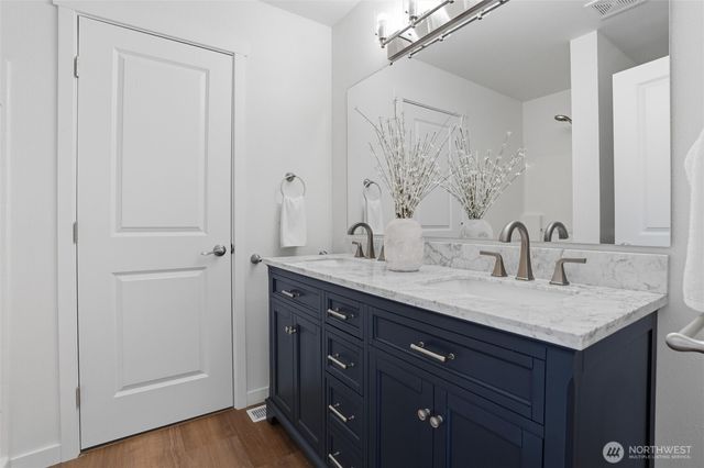 5655 Gateway Lane NW, Bremerton, WA 98311