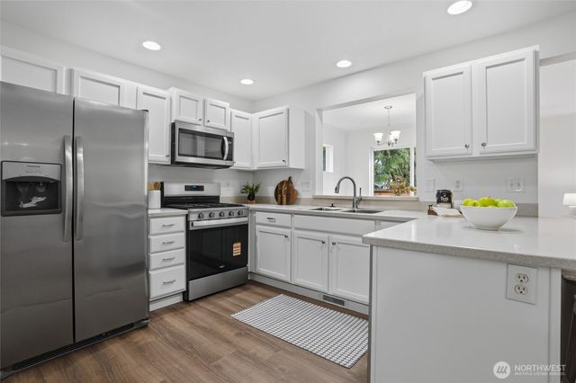 5655 Gateway Lane NW, Bremerton, WA 98311