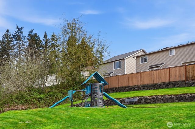 5655 Gateway Lane NW, Bremerton, WA 98311