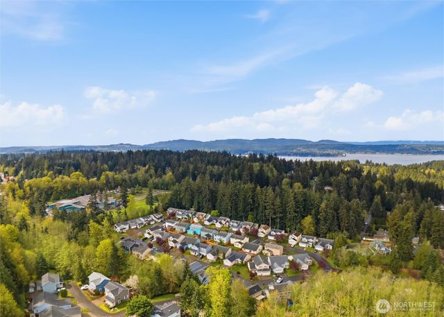 5655 Gateway Lane NW, Bremerton, WA 98311