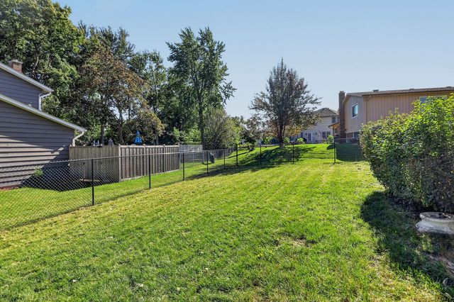 2911 N Dunton Avenue, Arlington Heights, IL 60004