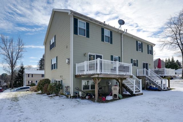 18 Lincoln Ave 18, Millbury, MA 01527