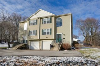 18 Lincoln Ave 18, Millbury, MA 01527