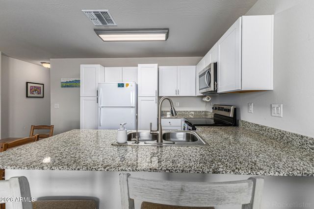 118 W DEWEY Avenue, Coolidge, AZ 85128