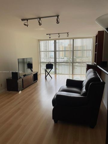 800 E Parkview Dr 802, Hallandale Beach, FL 33009