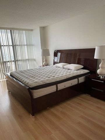 800 E Parkview Dr 802, Hallandale Beach, FL 33009