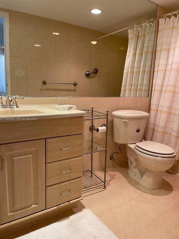 800 E Parkview Dr 802, Hallandale Beach, FL 33009