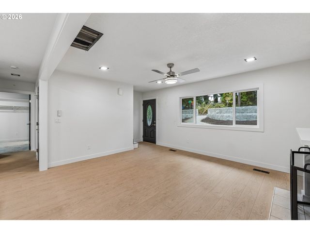 2180 Nw 3RD St, Gresham, OR 97030