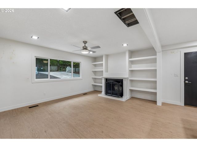 2180 Nw 3RD St, Gresham, OR 97030
