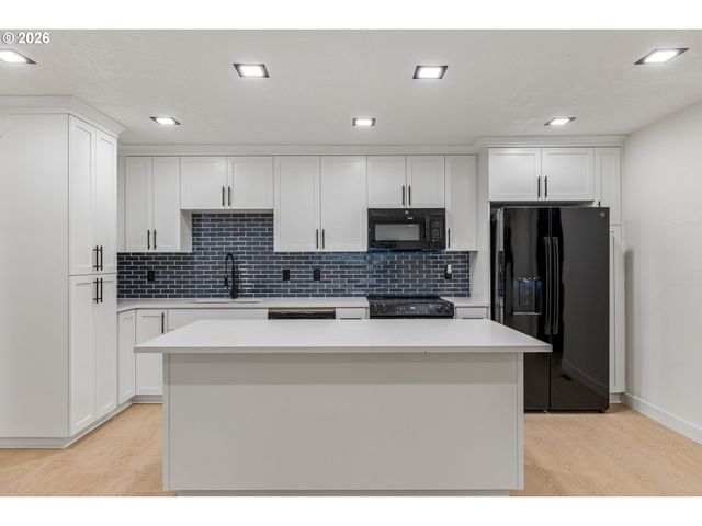 2180 Nw 3RD St, Gresham, OR 97030