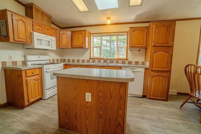 412 Hillwood Lane, Friendship, WI 53934