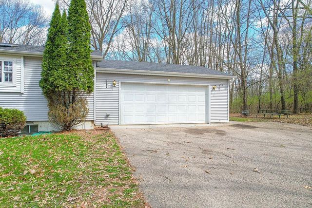 412 Hillwood Lane, Friendship, WI 53934