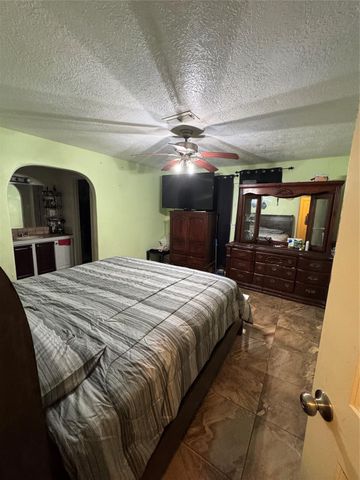 3206 Woodstone Drive, Baytown, TX 77521