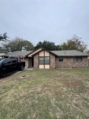3206 Woodstone Drive, Baytown, TX 77521