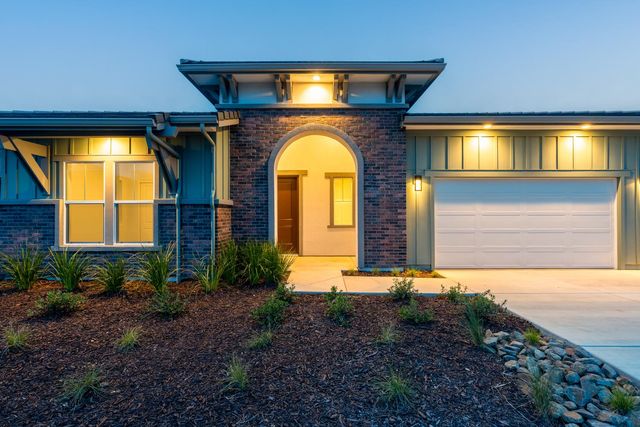 8226 Iron Creek Drive, Friant, CA 93626